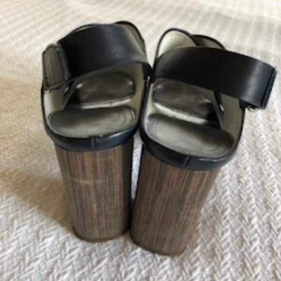 Vince navy leather sandals - size 8.5 - Picture 3 of 10